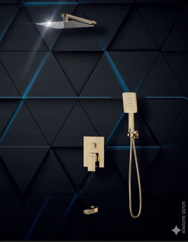 Gold Ankastre Duş Sistemi – Pirinç Gövdeli Lüx Duvar İçi Banyo Seti