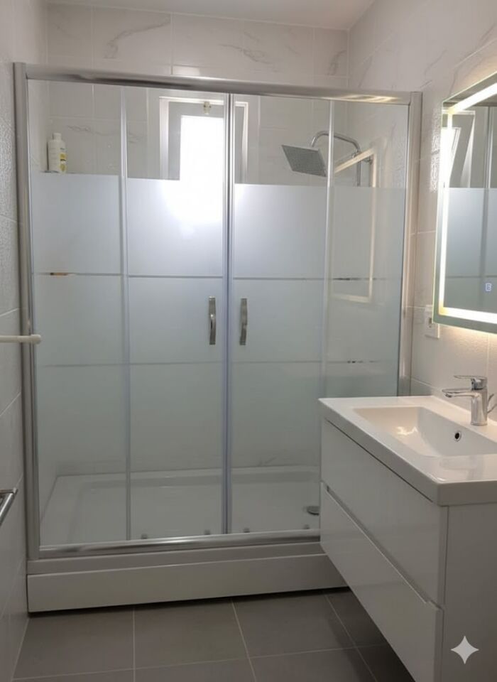 İki Duvar Arası Açılır Krom Duşakabin | Ortası Kumlu Cam Duşakabin