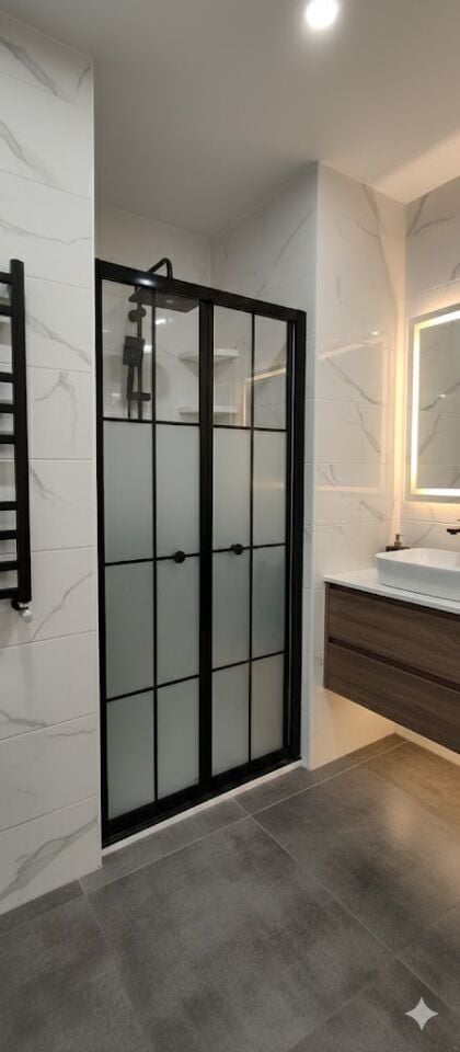 İki Duvar Arası Siyah Duşakabin | Kumlu Cam Duşakabin